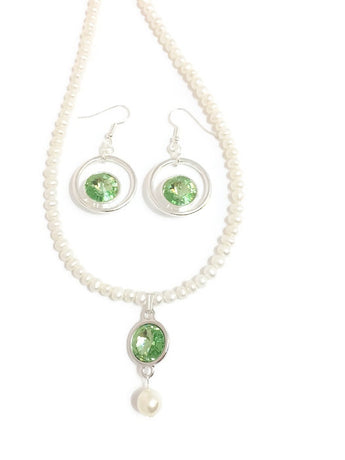 Pearl and Swarovski necklace with Swarovski crystal rivoli pendant in Peridot or Green and Swarovski Pearl in cream