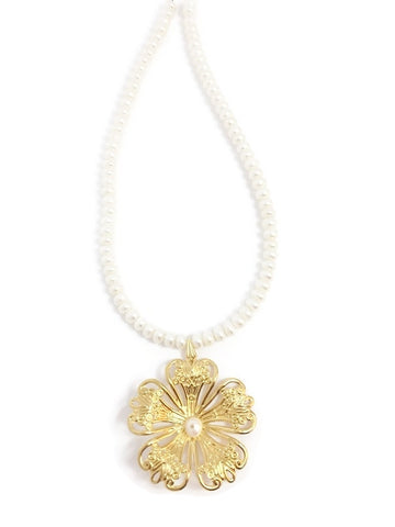 Pearl and Gold Necklace - Goldilocks